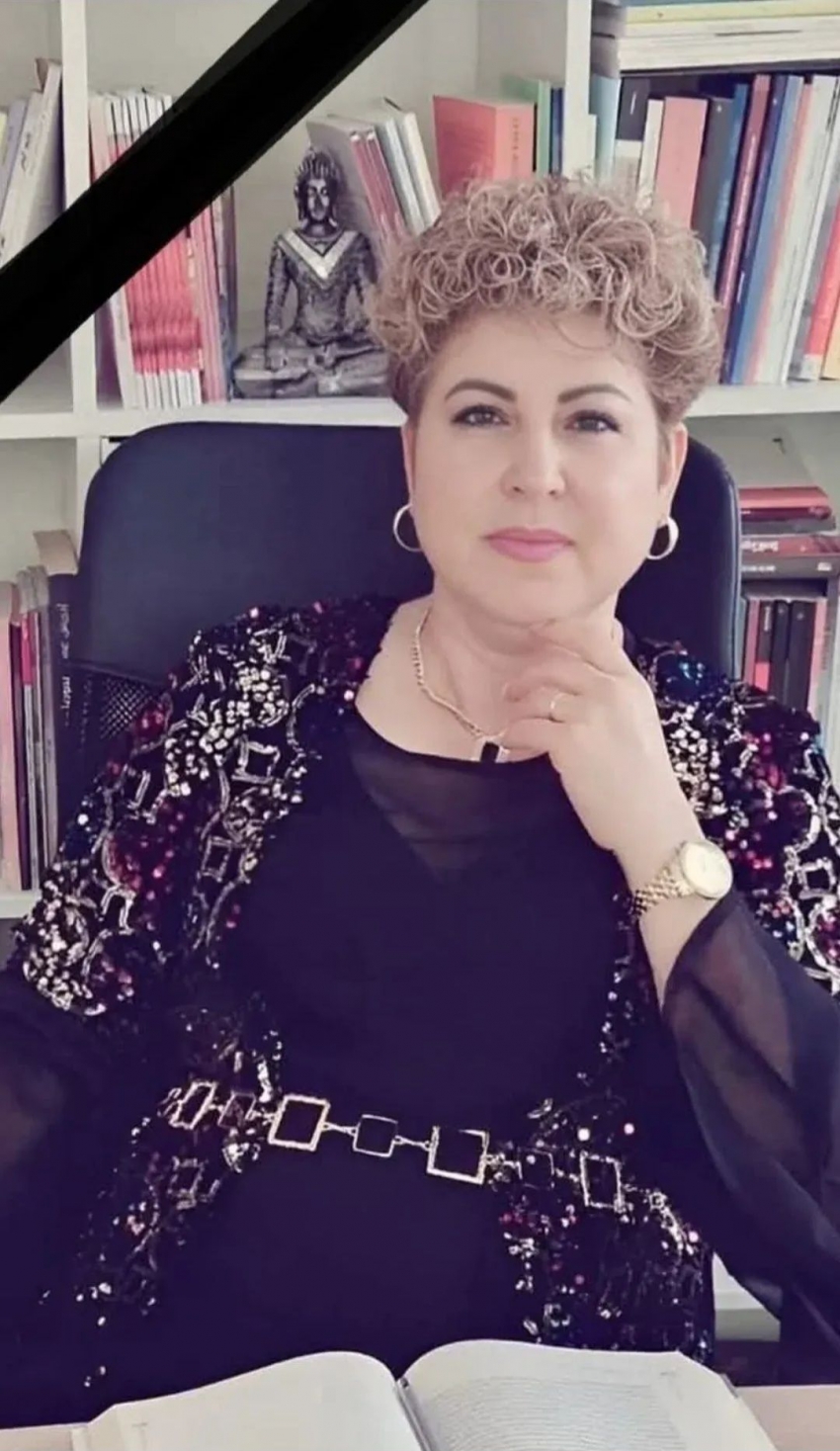 غفور مخموري يعزي عائلة الشاعرة الفقیدة (مزكين حسكو)