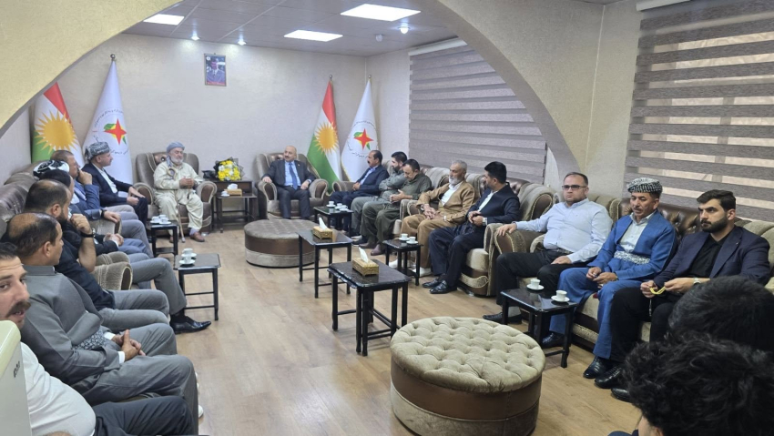 سكرتێری گشتیی YNDK پێشوازى لە کۆمەڵێ کەسایەتی و پیاوماقوڵی گوندی زیارەت دەکات
